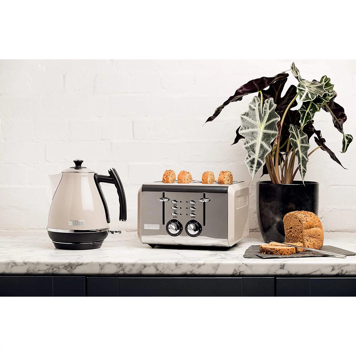 1.7 Liter Stainless Steel Retro Electric Kettle D9769